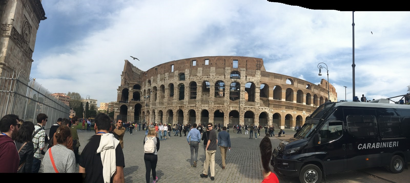 A picture of the roman colosseum